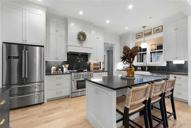 613 Aqua View Drive, Seneca, SC 29672