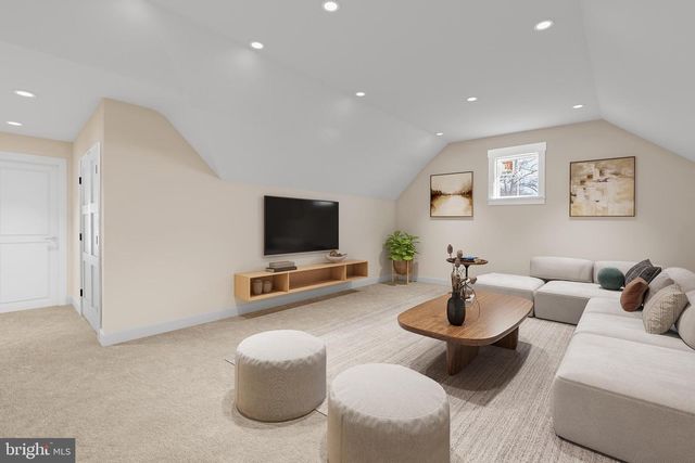 5829 25TH RD N, Arlington, VA 22207