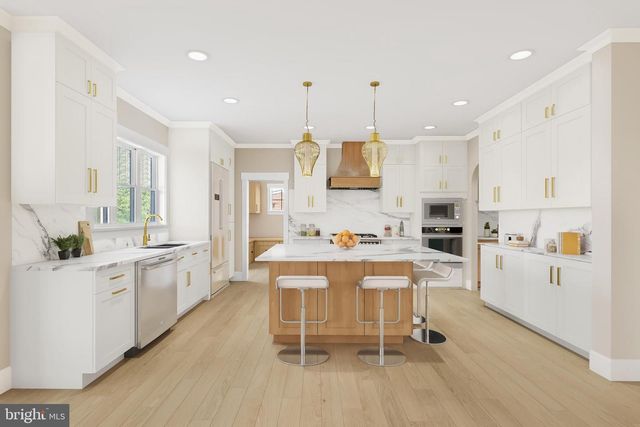 5829 25TH RD N, Arlington, VA 22207