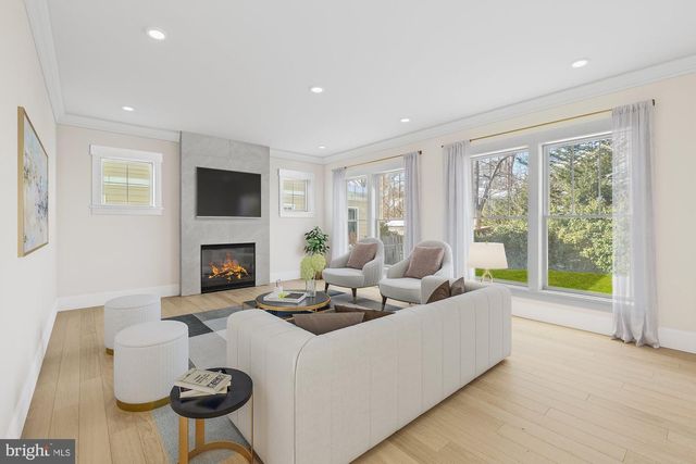 5829 25TH RD N, Arlington, VA 22207