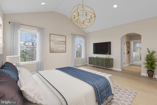 5829 25TH RD N, Arlington, VA 22207