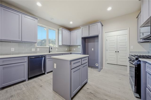 714 Mereet Dr, Corpus Christi, TX 78418