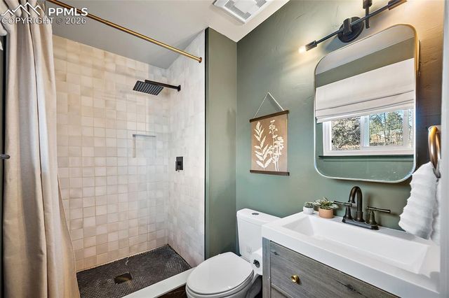 5242 Constitution Avenue, Colorado Springs, CO 80915