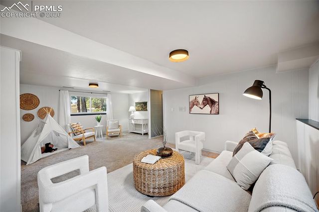 5242 Constitution Avenue, Colorado Springs, CO 80915