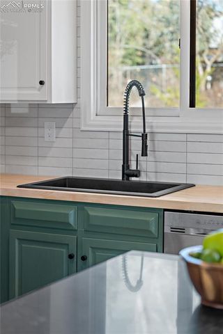 5242 Constitution Avenue, Colorado Springs, CO 80915