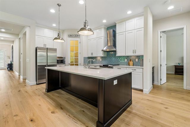 7872 MARSH POINTE DRIVE, Tampa, FL 33635