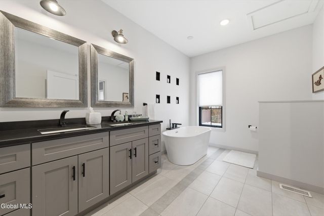 43 Doten Avenue, Saratoga Springs, NY 12866