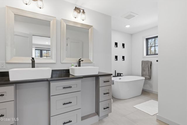 43 Doten Avenue, Saratoga Springs, NY 12866