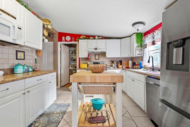 852 Old Magnolia Dr., Conway, SC 29526
