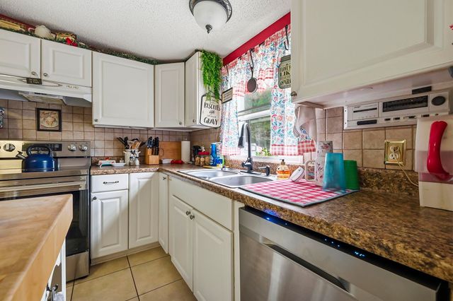 852 Old Magnolia Dr., Conway, SC 29526