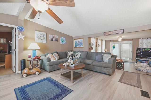 852 Old Magnolia Dr., Conway, SC 29526
