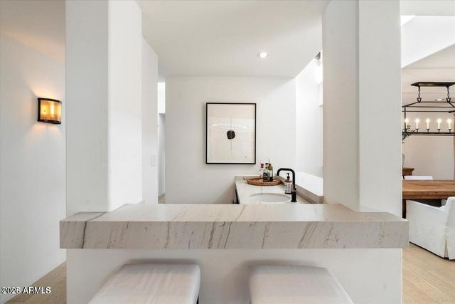 9836 E TOPAZ Drive, Scottsdale, AZ 85258