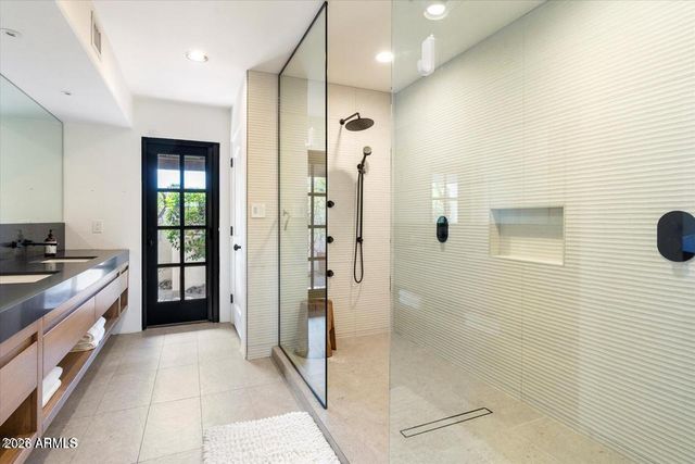 9836 E TOPAZ Drive, Scottsdale, AZ 85258