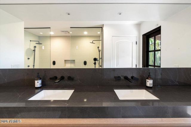 9836 E TOPAZ Drive, Scottsdale, AZ 85258