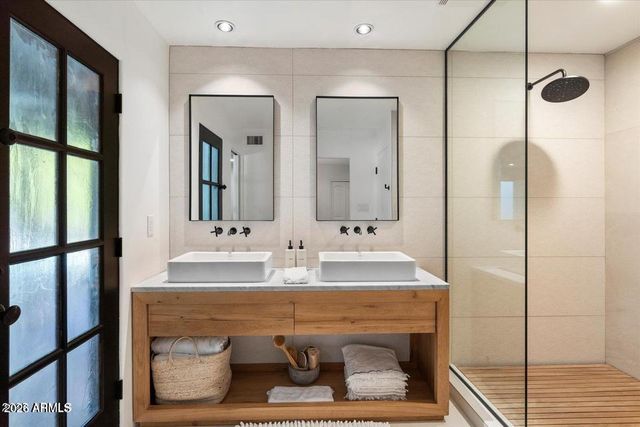 9836 E TOPAZ Drive, Scottsdale, AZ 85258