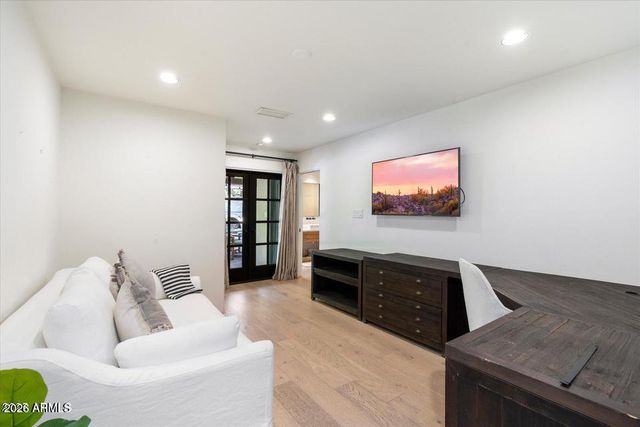 9836 E TOPAZ Drive, Scottsdale, AZ 85258