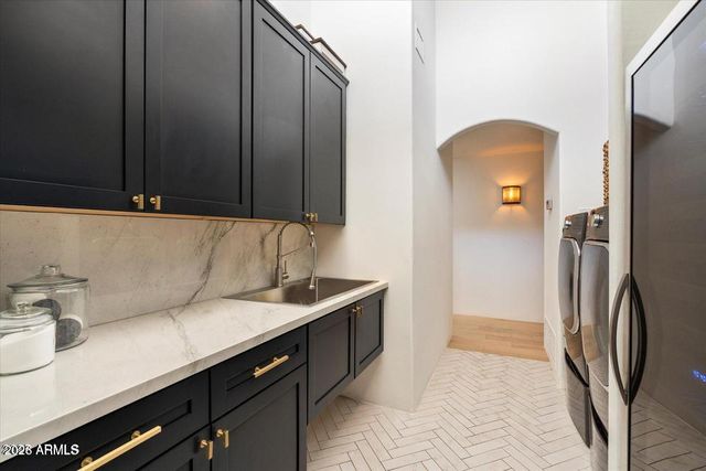 9836 E TOPAZ Drive, Scottsdale, AZ 85258