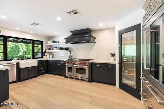 9836 E TOPAZ Drive, Scottsdale, AZ 85258