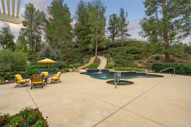 43925 El Lucero, Temecula, CA 92592