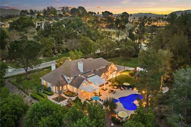 43925 El Lucero, Temecula, CA 92592