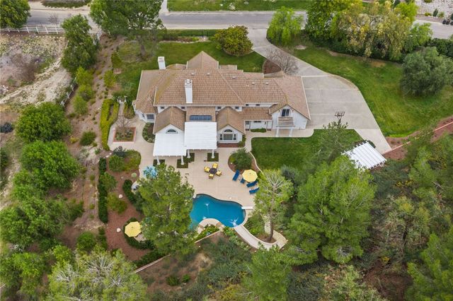 43925 El Lucero, Temecula, CA 92592