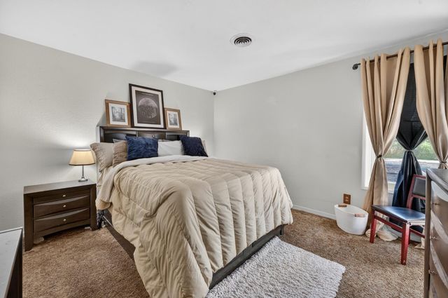 13260 Erin Dr, Auburn, CA 95603