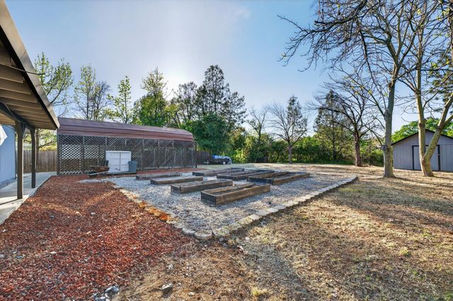 13260 Erin Dr, Auburn, CA 95603
