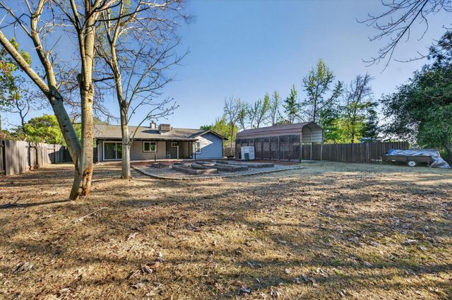 13260 Erin Dr, Auburn, CA 95603