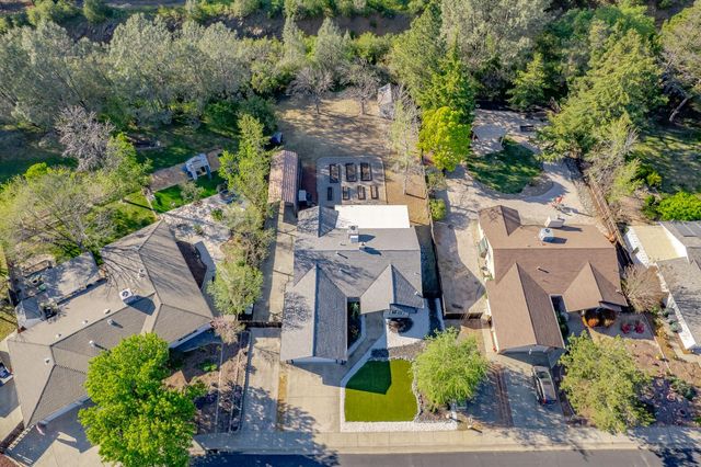 13260 Erin Dr, Auburn, CA 95603