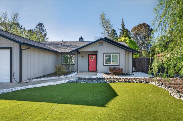 13260 Erin Dr, Auburn, CA 95603