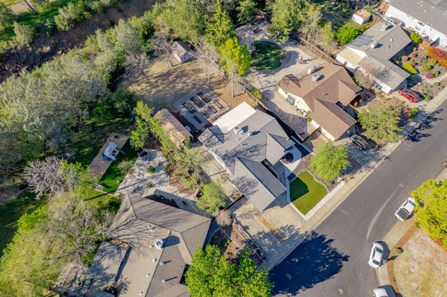 13260 Erin Dr, Auburn, CA 95603