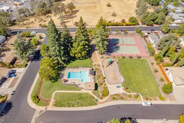 13260 Erin Dr, Auburn, CA 95603