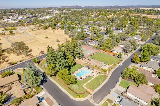 13260 Erin Dr, Auburn, CA 95603