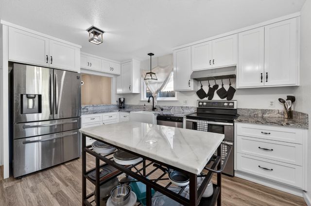 13260 Erin Dr, Auburn, CA 95603