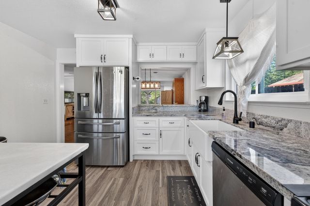 13260 Erin Dr, Auburn, CA 95603