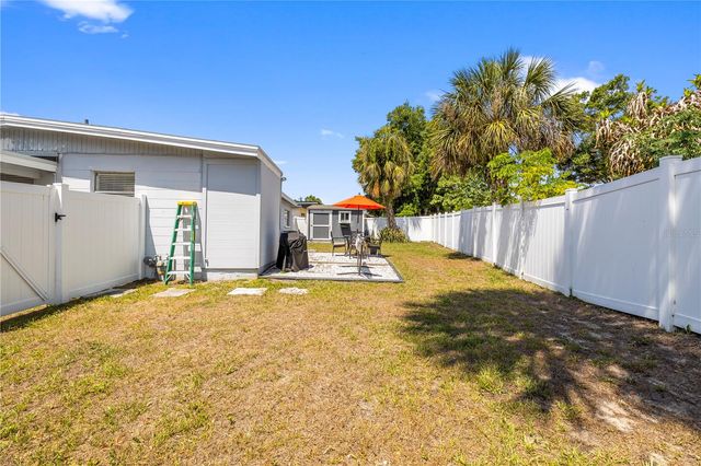 2125 W HIAWATHA STREET, Tampa, FL 33604