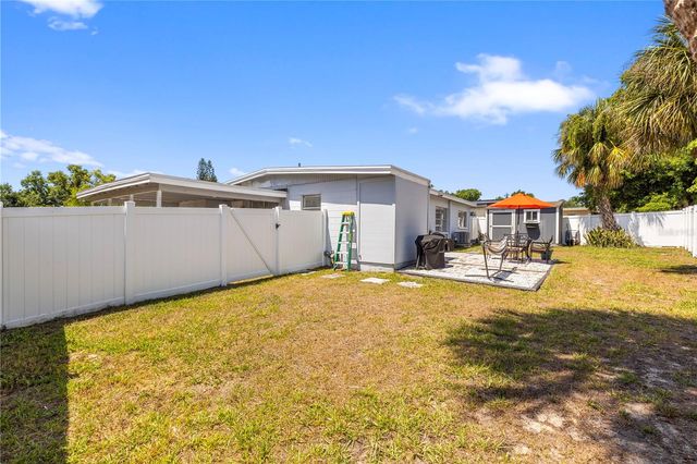 2125 W HIAWATHA STREET, Tampa, FL 33604
