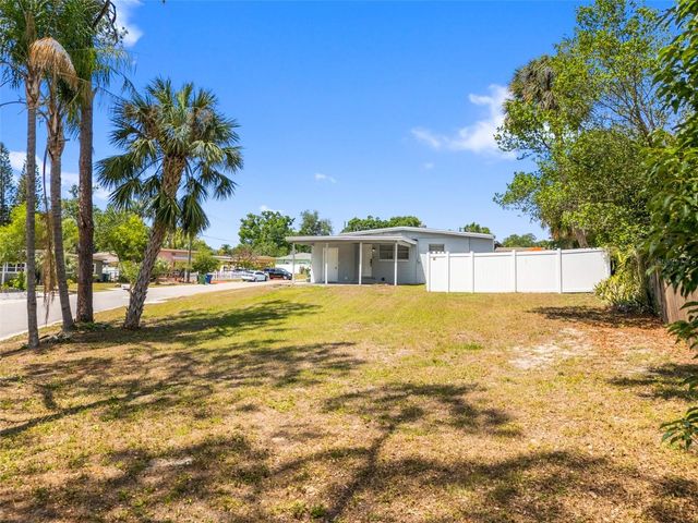 2125 W HIAWATHA STREET, Tampa, FL 33604