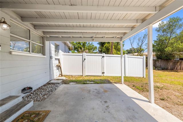 2125 W HIAWATHA STREET, Tampa, FL 33604