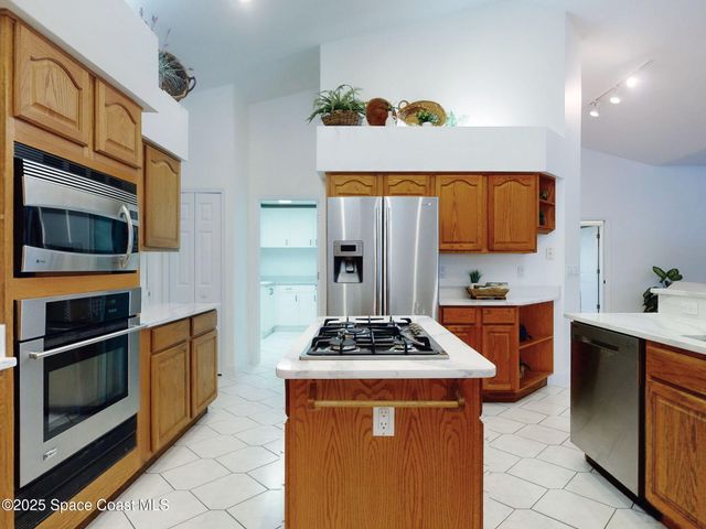 1651 Seabury Point Road NW, Palm Bay, FL 32907