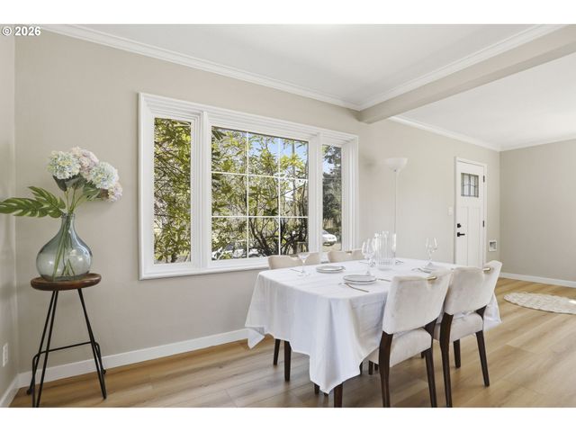 1775 Ne HOLMAN St, Portland, OR 97211