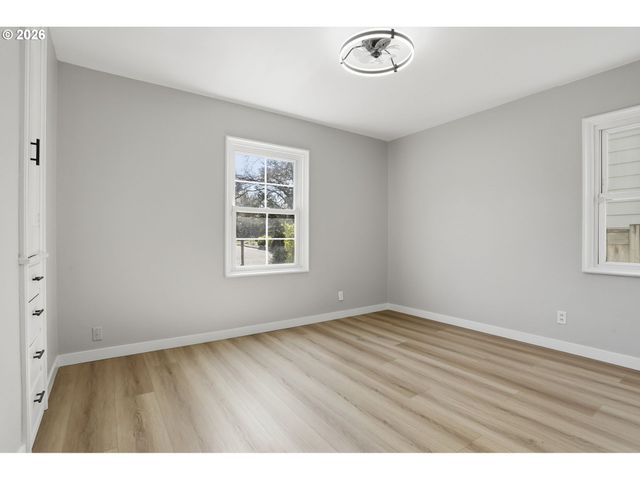 1775 Ne HOLMAN St, Portland, OR 97211