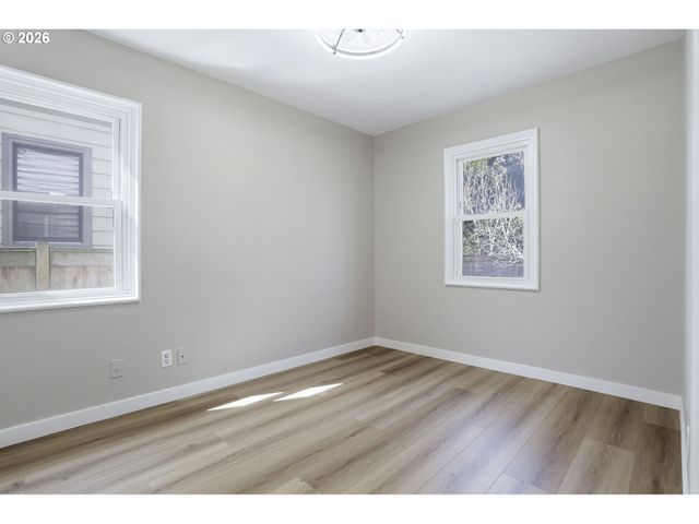 1775 Ne HOLMAN St, Portland, OR 97211