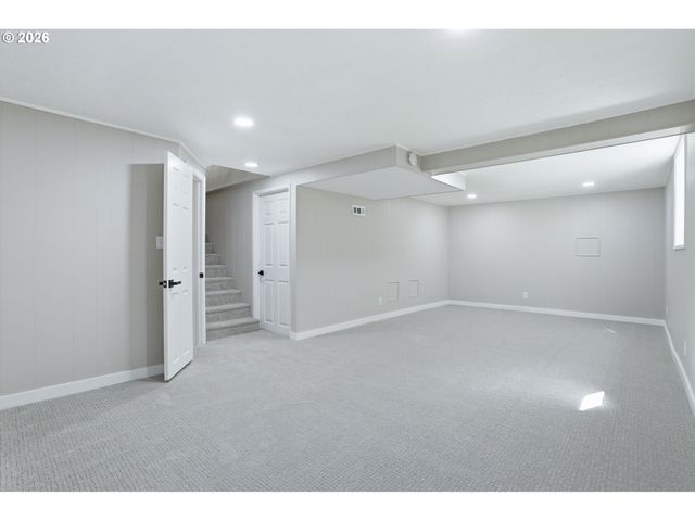 1775 Ne HOLMAN St, Portland, OR 97211