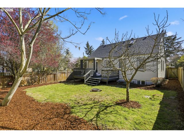 1775 Ne HOLMAN St, Portland, OR 97211