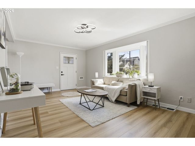 1775 Ne HOLMAN St, Portland, OR 97211