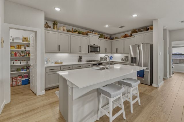 5545 Summit Creek Road, Fort Worth, TX 76126