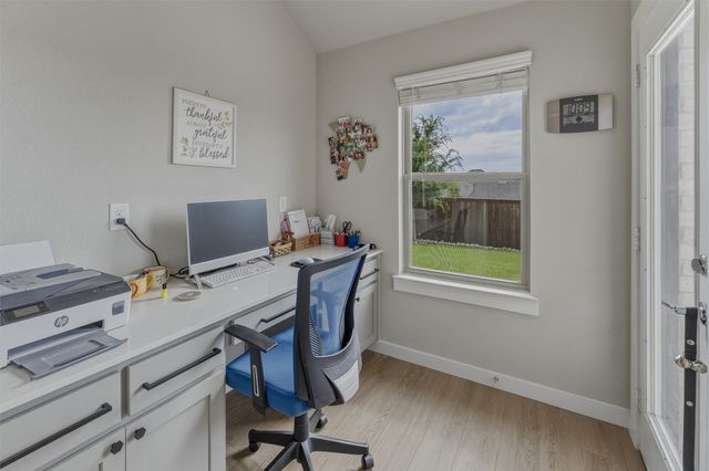 5545 Summit Creek Road, Fort Worth, TX 76126