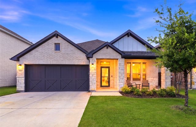 5545 Summit Creek Road, Fort Worth, TX 76126