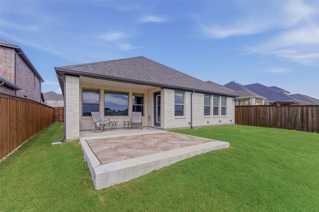 5545 Summit Creek Road, Fort Worth, TX 76126
